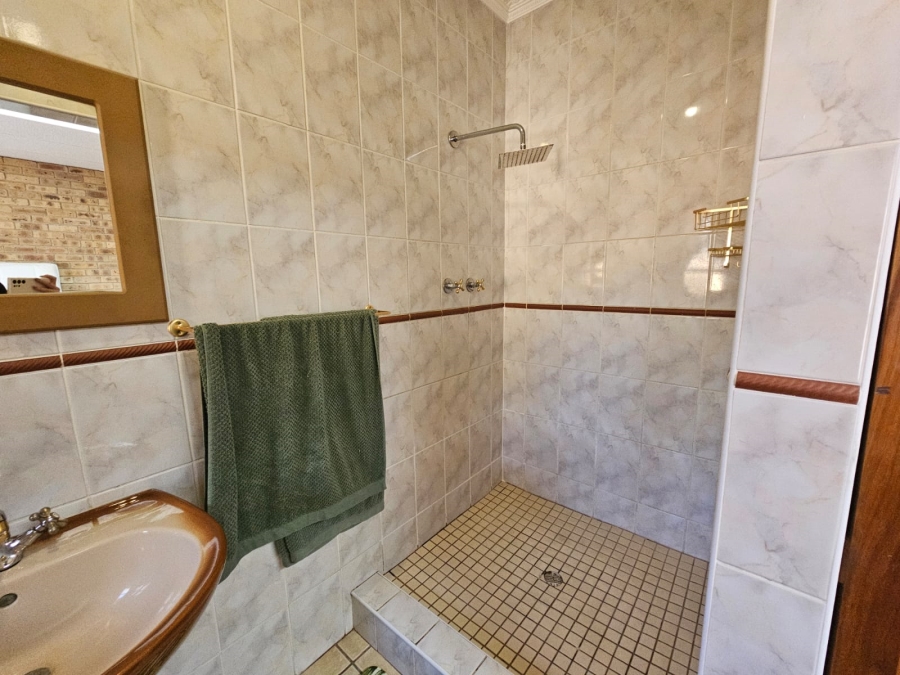4 Bedroom Property for Sale in Jim Fouchepark Free State